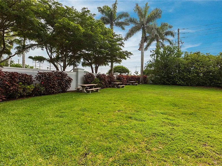 15616 Marcello Cir — Photo 43