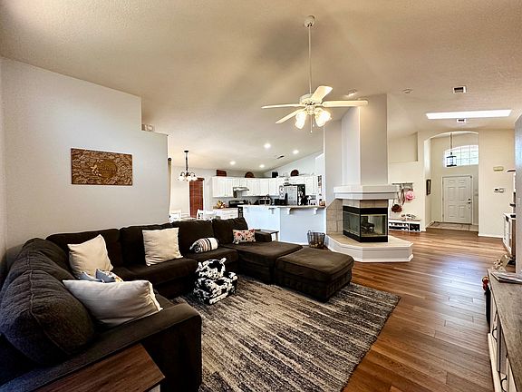 2nd image of 5420 Kokopelli Ct NW