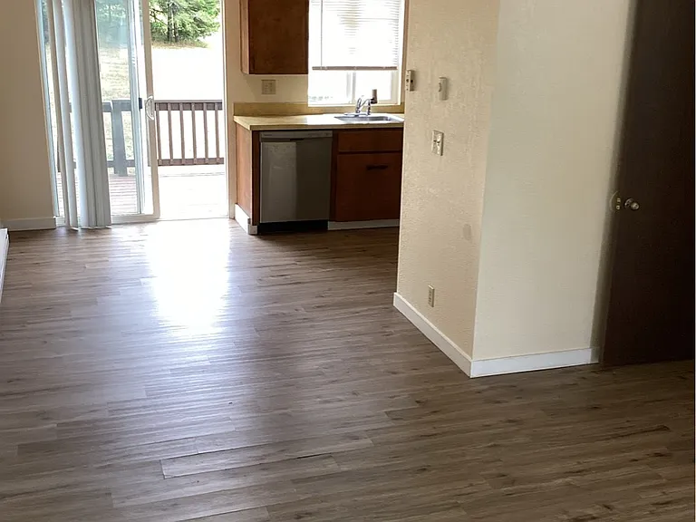 849 SE East Slope Rd #1 — Photo 2