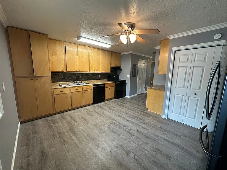624 Sunflower Rd — Photo 3
