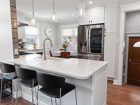 5th image of 4937 N Opal Ave