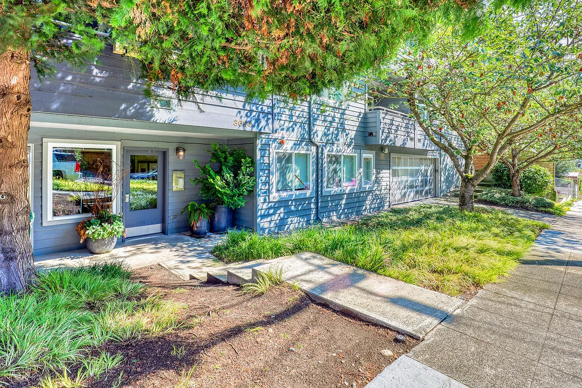Building Photo - 3624 Phinney Ave N