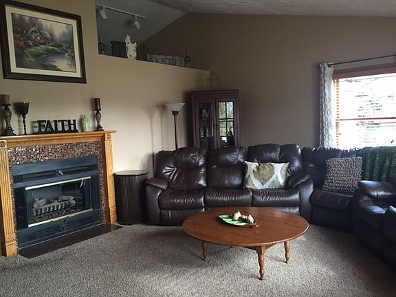 2nd image of 9137 Bluff Lake St