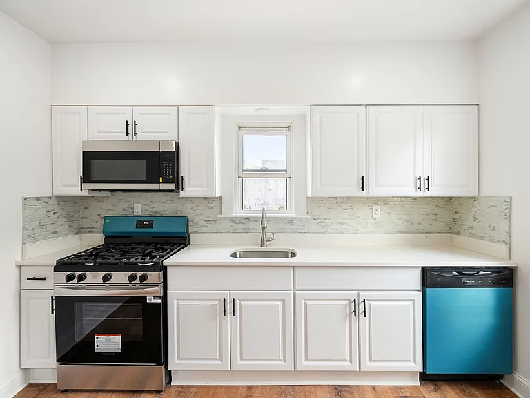 16 Oakes St #1 — Photo 7