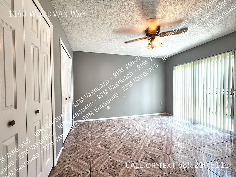 1140 Woodman Way — Photo 7
