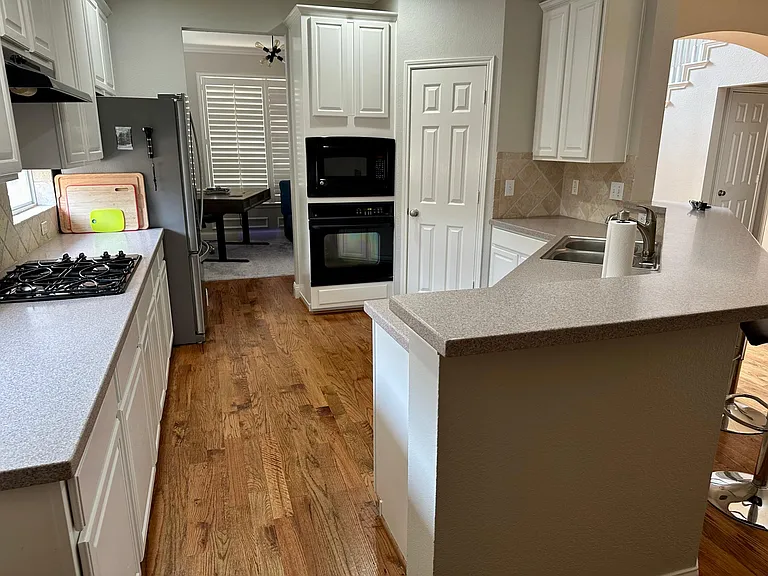 2050 Garden Crest Dr — Photo 7