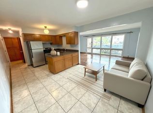 3158-3158 W 93rd St #1C, Evergreen Park, IL 60805