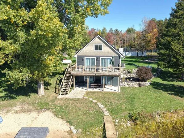3943 Wice Dr, Gladwin, MI 48624