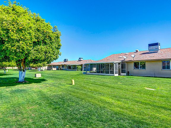 3rd image of 10615 W Roundelay Cir