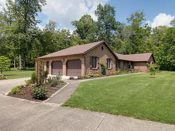 3rd image of 10242 Oak Creek Dr