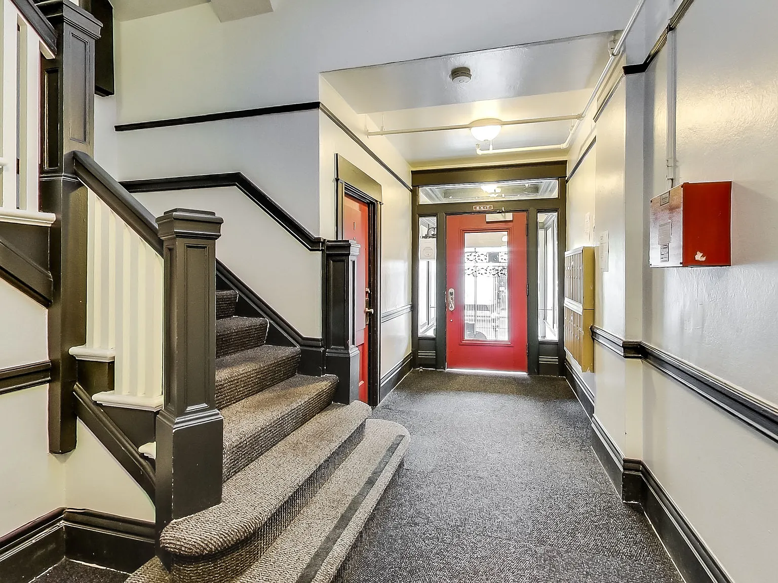 747 Ellis — Photo 1