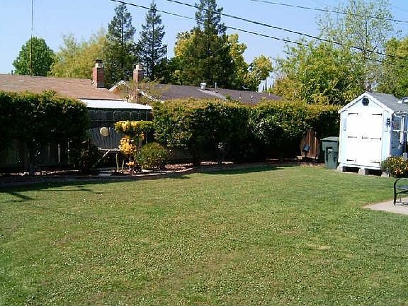 2nd image of 2357 Eucalyptus St