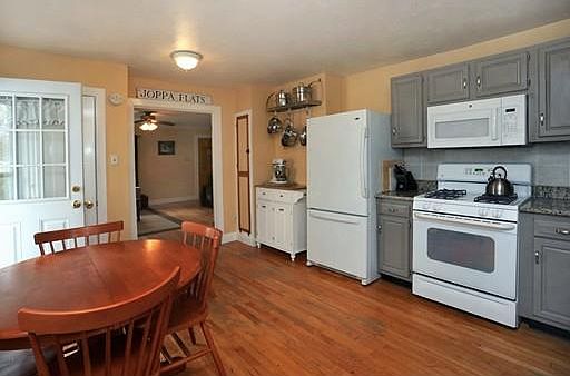 5th image of 56 Lamoille Ave