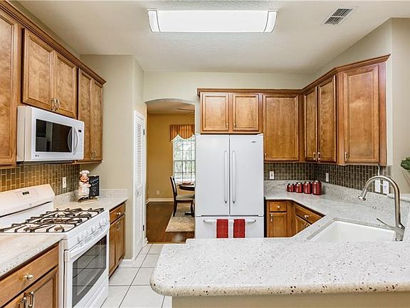 5th image of 313 Victoria Hills Dr