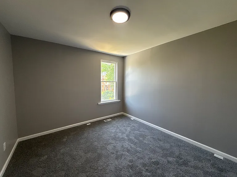 2847 W Garrison Ave — Photo 5