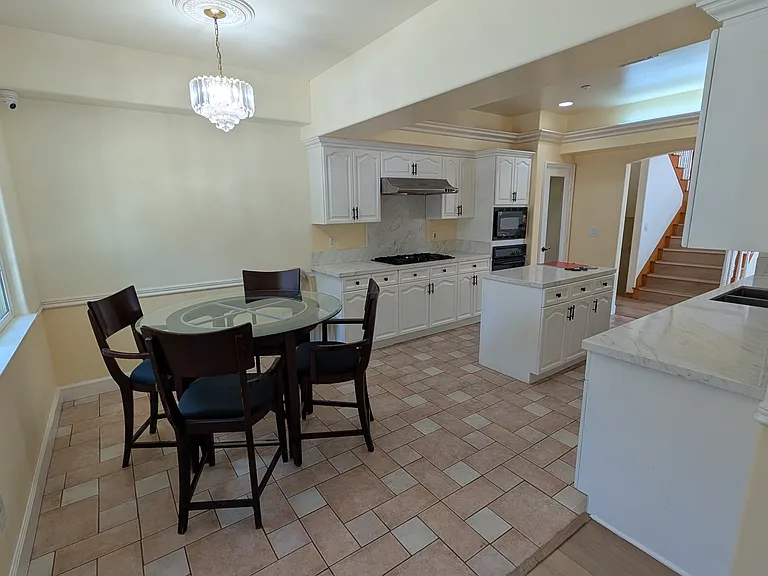 769 Russell Ave — Photo 5