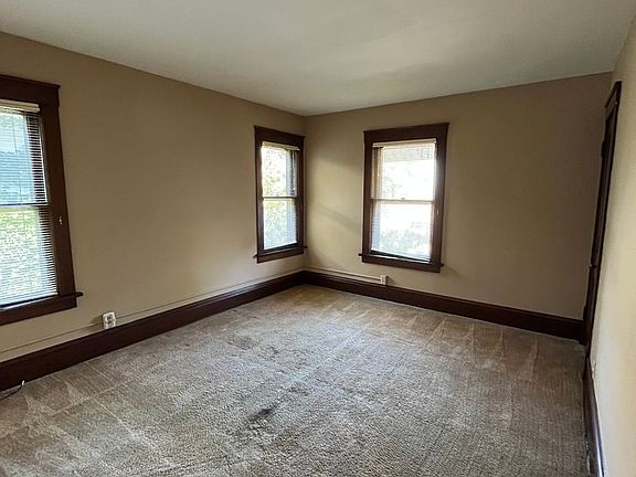 5th image of 307 Phoenix Ave #1/2
