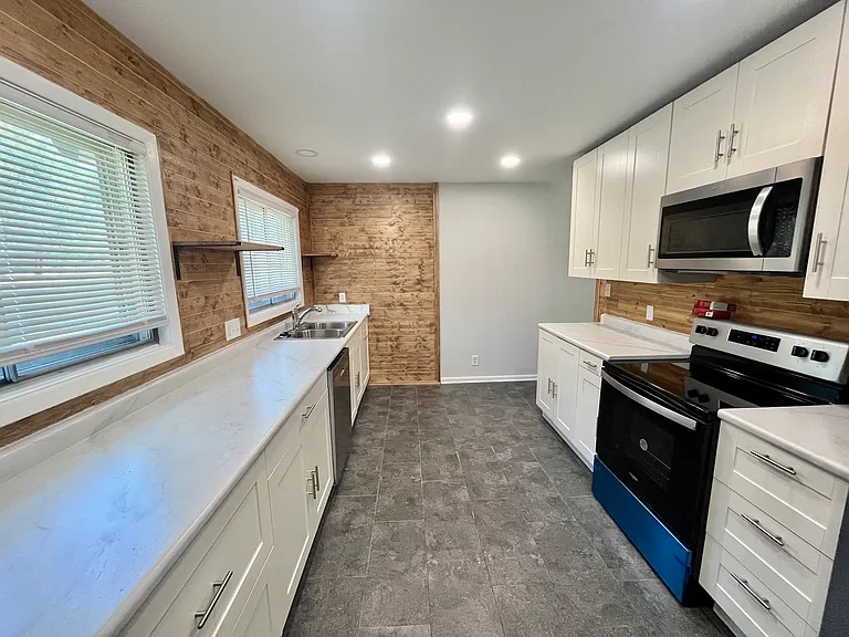 329 Hancook Rd — Photo 4