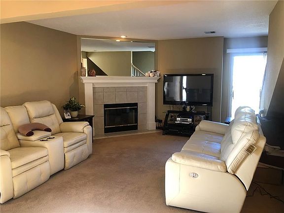 3rd image of 5641 NW Plantation Dr #201-A
