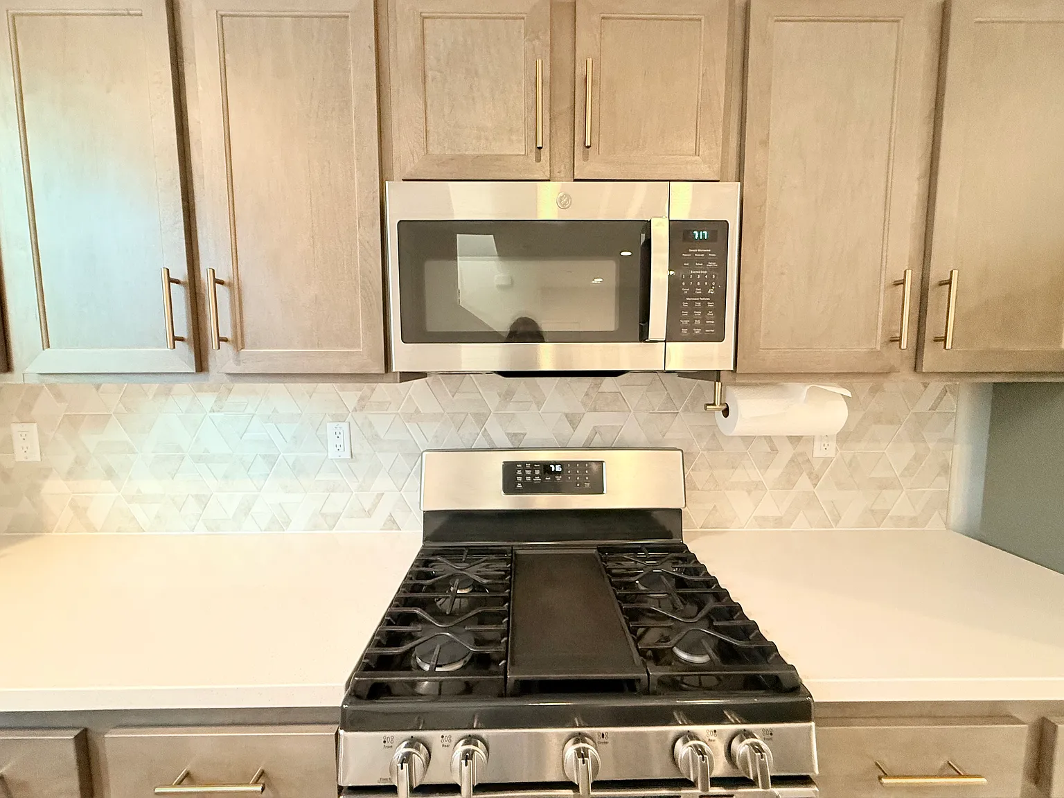 3 bed, 2.5 bath, 1469 sqft, $3,000 — Photo 3