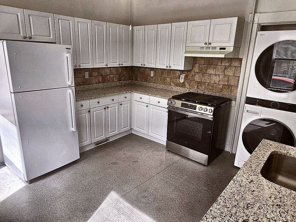 1st image of 119-121 Chestnut St #119-1