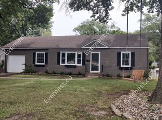5531 Sherwood Dr, Roeland Park, KS 66205