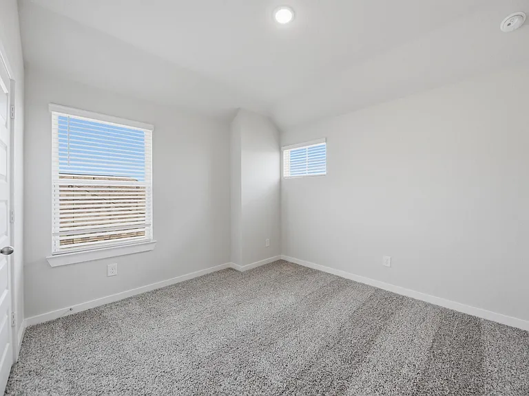 1053 Lilly Ln — Photo 33