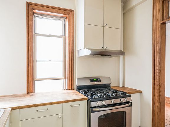 5th image of 84 Charles St APT 10