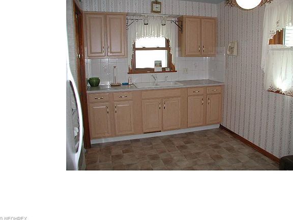 2nd image of 4720 Springwood Dr