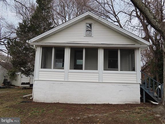 3rd image of 2321 Diamond St