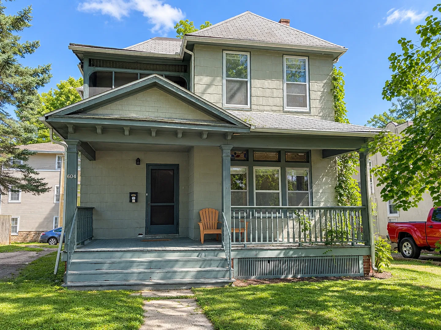 604 W Elm St — Photo 1
