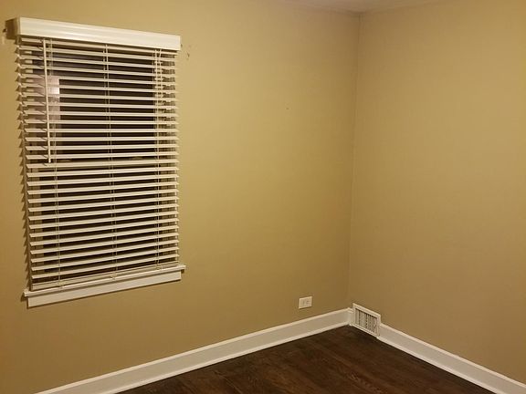 4th image of 8933 S Blackstone Ave APT 1N