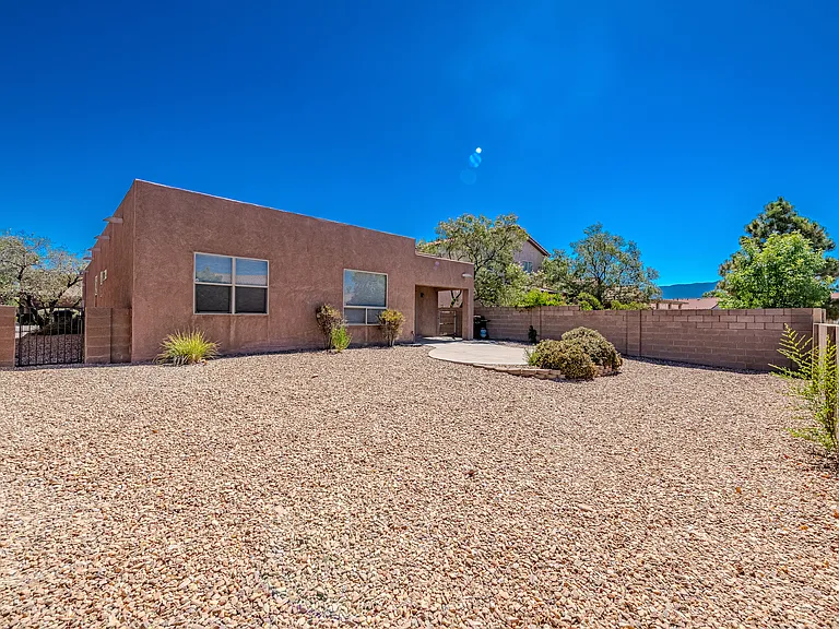 1124 Calle Corvo NE — Photo 51