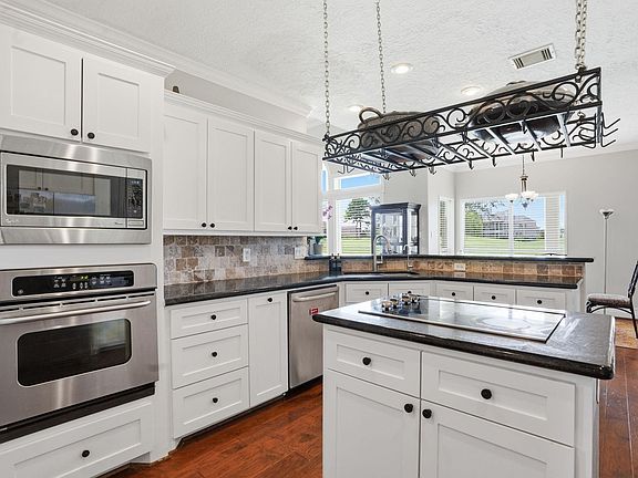 3rd image of 108 Somerton Dr