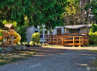 6823 Gibralter Dr, Anacortes, WA 98221