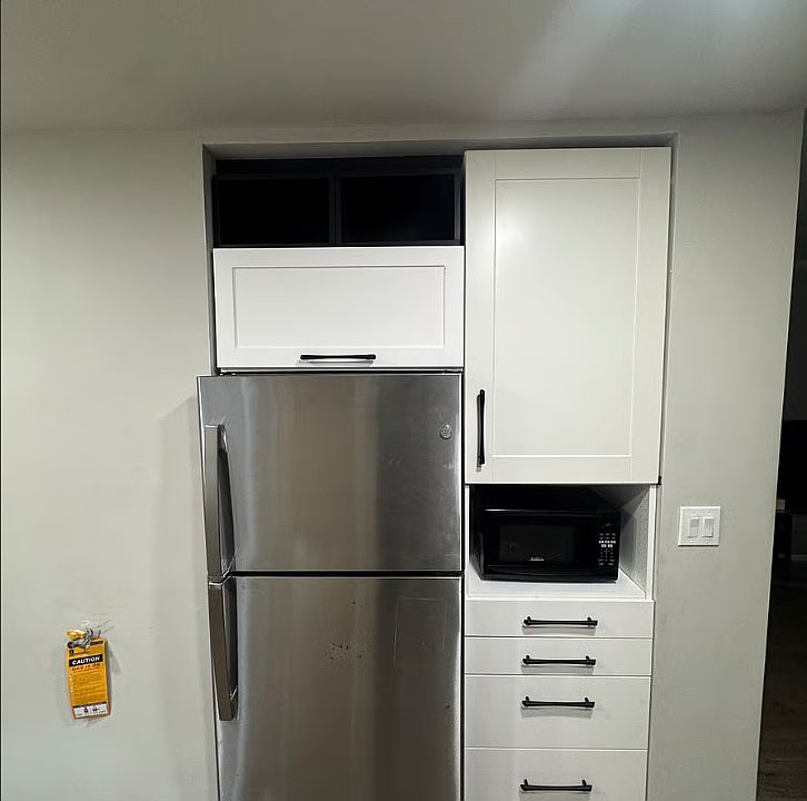2nd image of 116 N Manhattan Pl