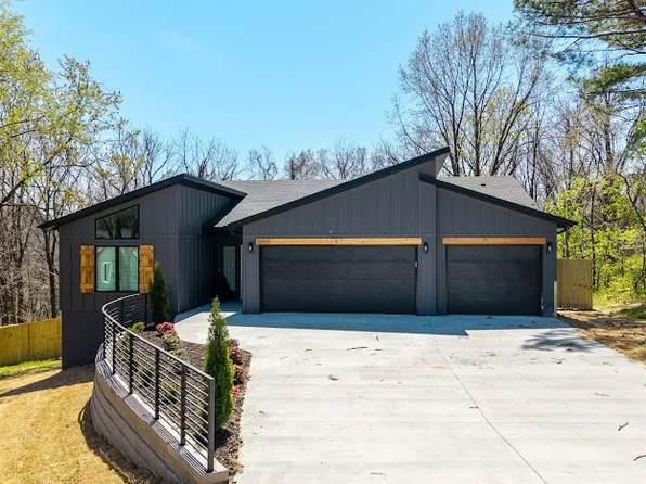 8 Violet Ln, Bella Vista, AR 72715