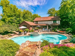 780 Village Cir, Gates Mills, OH 44040