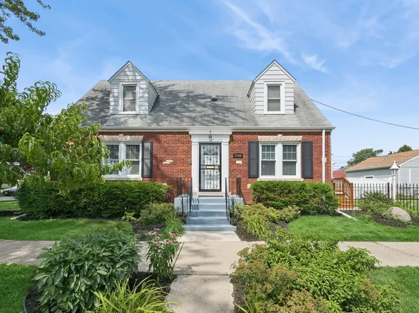 5700 W Cullom Ave, Chicago, IL 60634