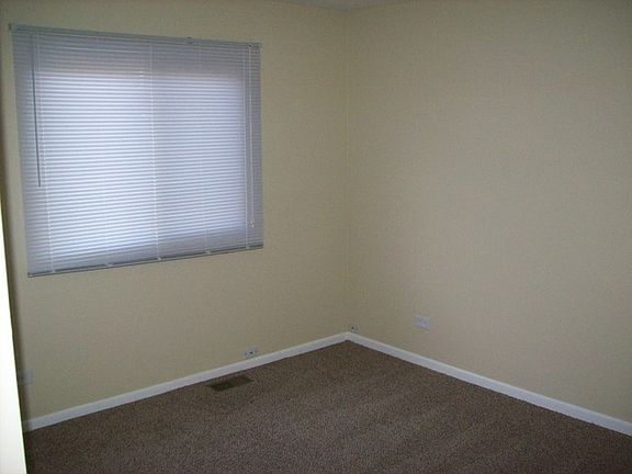 4th image of 16764 S Lakewood Dr