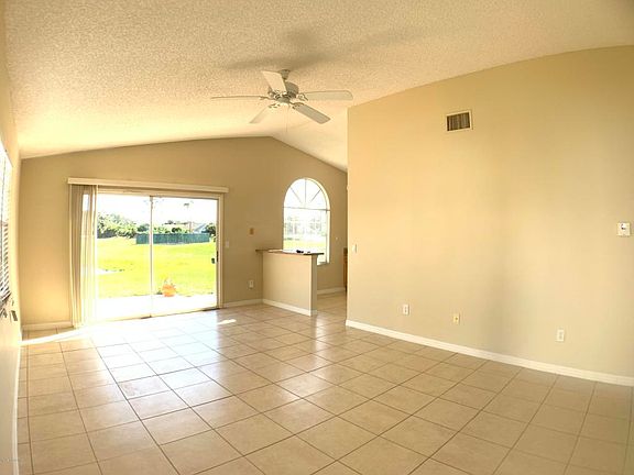 4th image of 963 Wateroak Dr NE