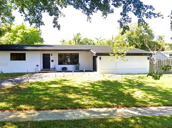 11 Redwood Cir, Plantation, FL 33317