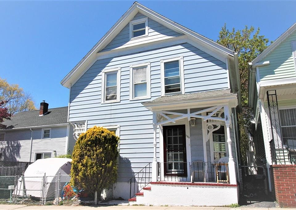 1st image of 135 Arnold St