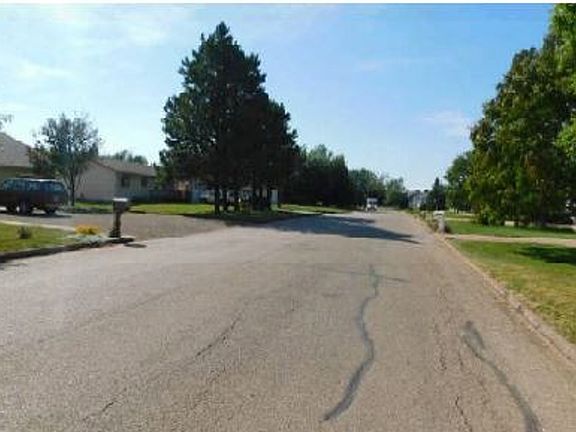 Exterior Neighborhood (street photo)