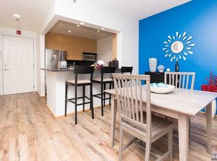 3408 City Pl UNIT 408, Edgewater, NJ