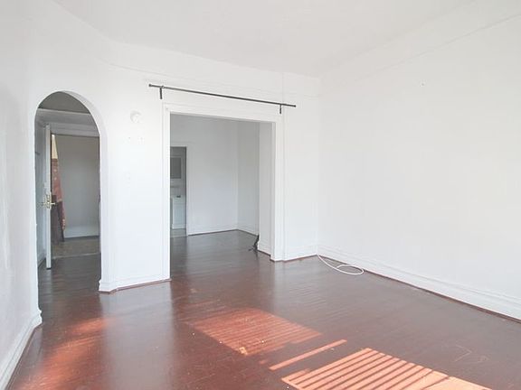 3rd image of 568 Vanderbilt Ave #13