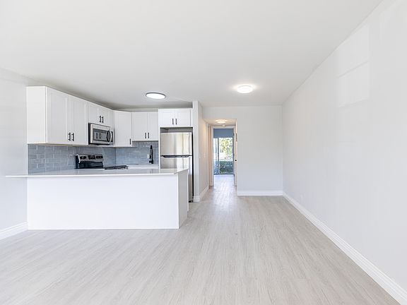 3rd image of 103 Hastings G #G
