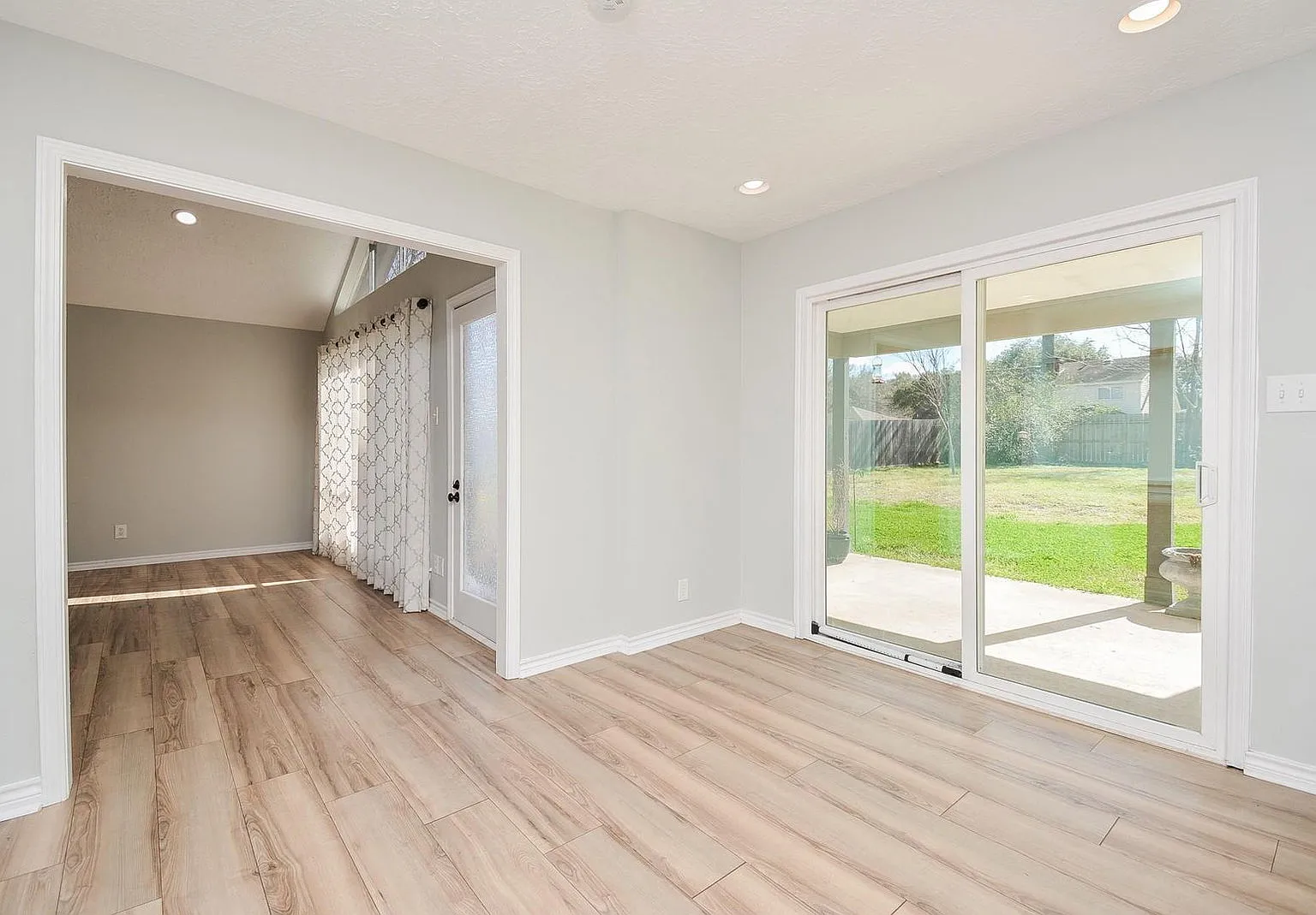 5 bed, 3.5 bath, 2752 sqft, $3,100 — Photo 4