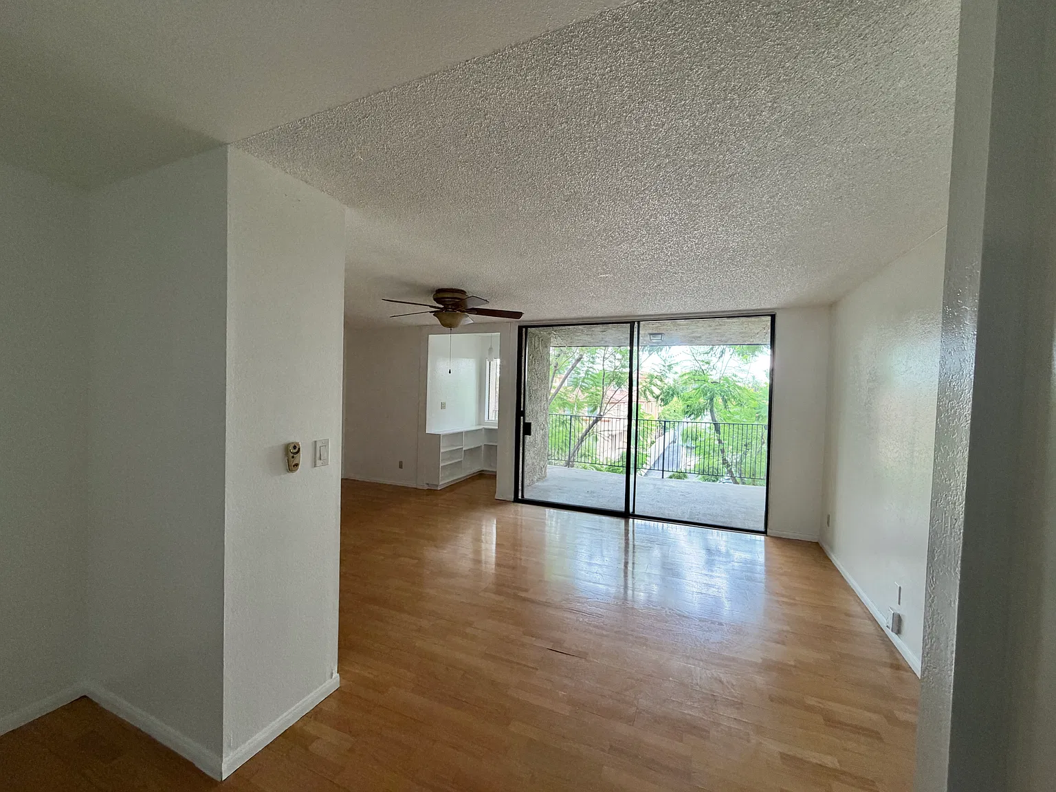 65 N Allen Ave — Photo 4