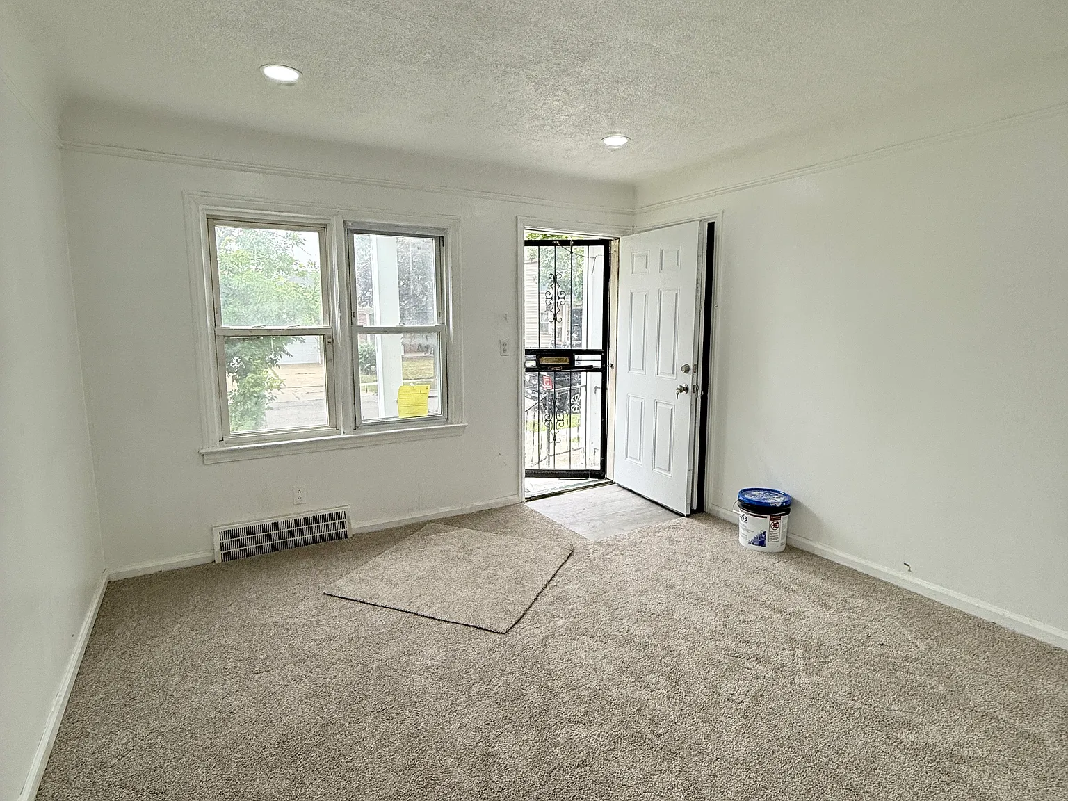 3 bed, 1021 sqft, $1,400 — Photo 4